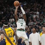 Le panier à trois points de Jaylen Brown à six secondes de la sirène finale a permis aux Celtics d'arracher une prolongation. KEYSTONE/AP/Charles Krupa